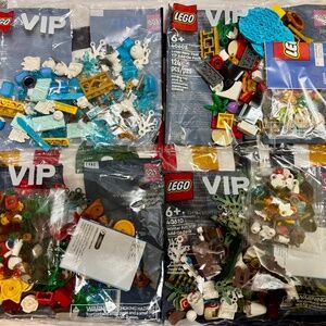 Bundle of FOUR LEGO VIP Holiday polybags. UNOPENED.